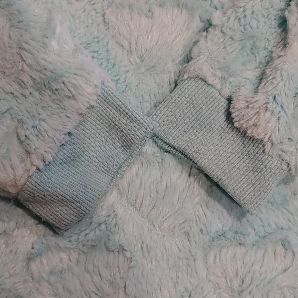 The Childrens Place pilling sleeves